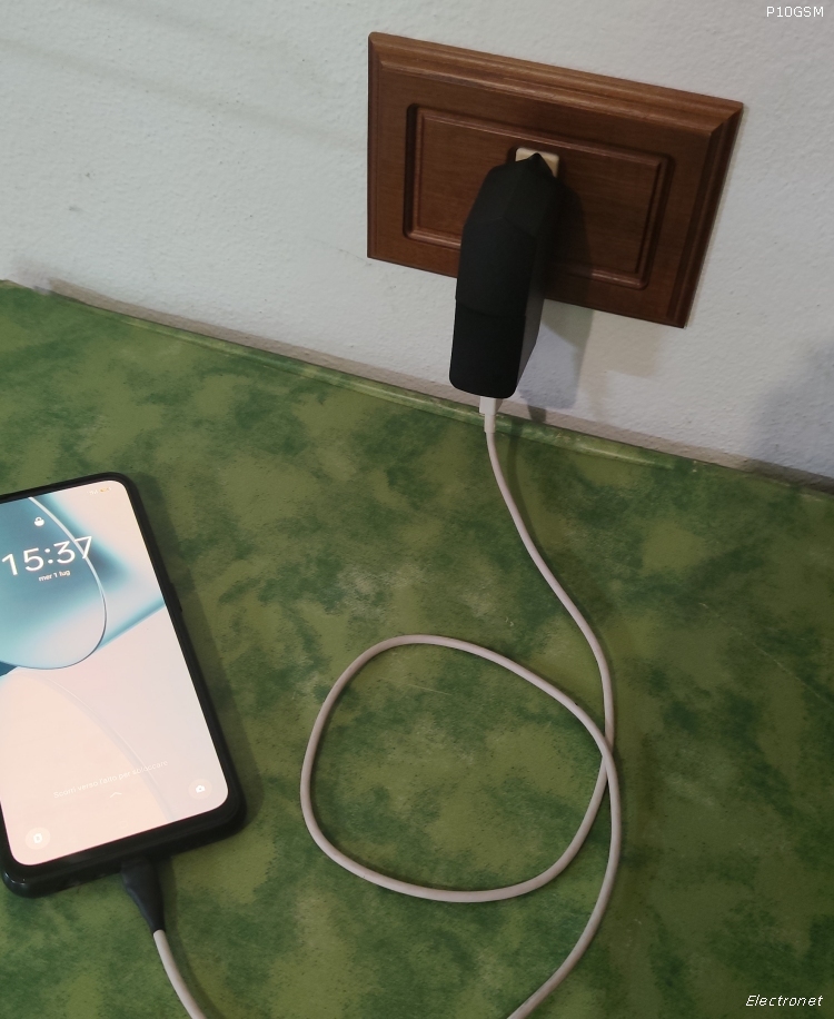Microspia GSM in carichino USB da muro